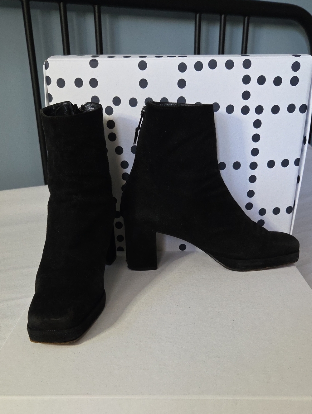 Vintage 90s Y2K Stuart Weitzman Bacari Suede Ankle Bootie In Monochrome Black